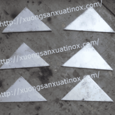 Tam giác inox